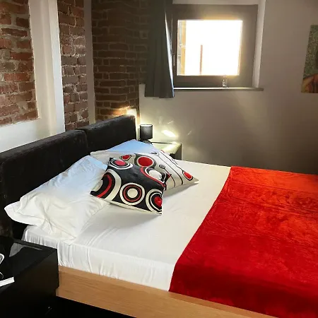 Rock - San Donato アパート